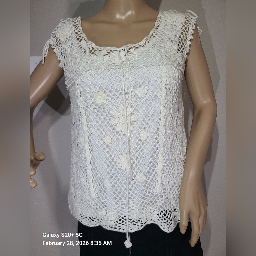 dressbarn Crochet Lace Blouse in Cream‎